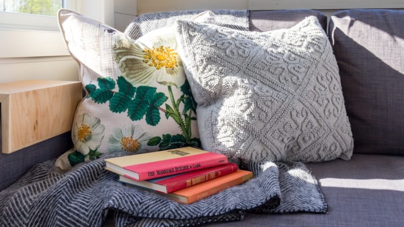 Creëer textuur en diepte in je interieur met diverse stoffen