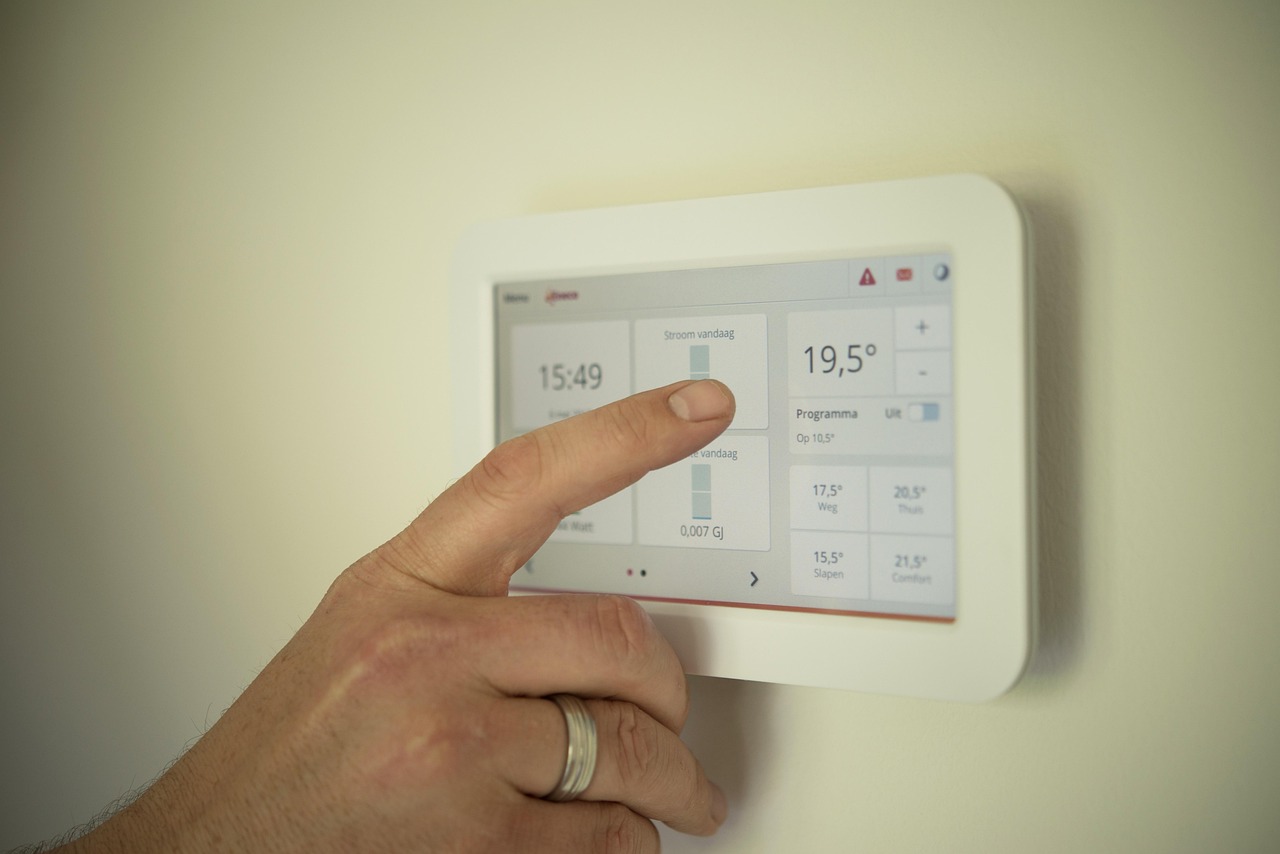 Energiezuinige thermostaat bedieningsinterface.